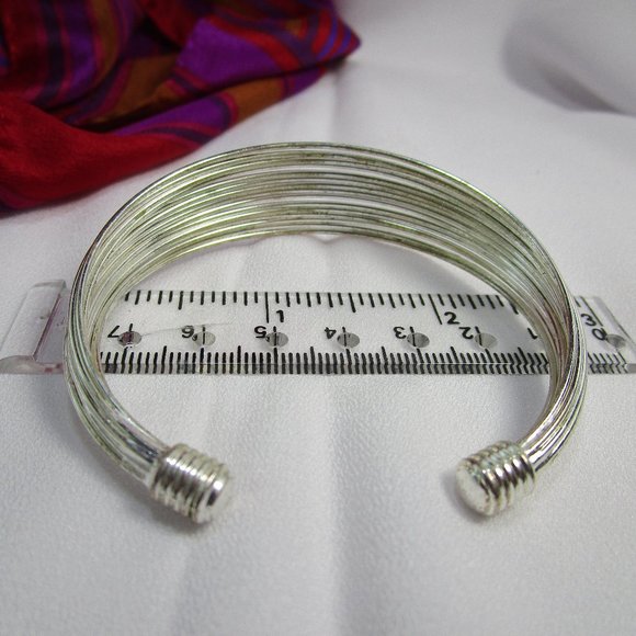💎Host Pick💎 VTG Silver Tone Wire Cuff Bracelet - Picture 4 of 8